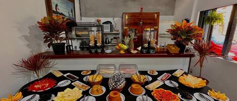 Free daily buffet breakfast