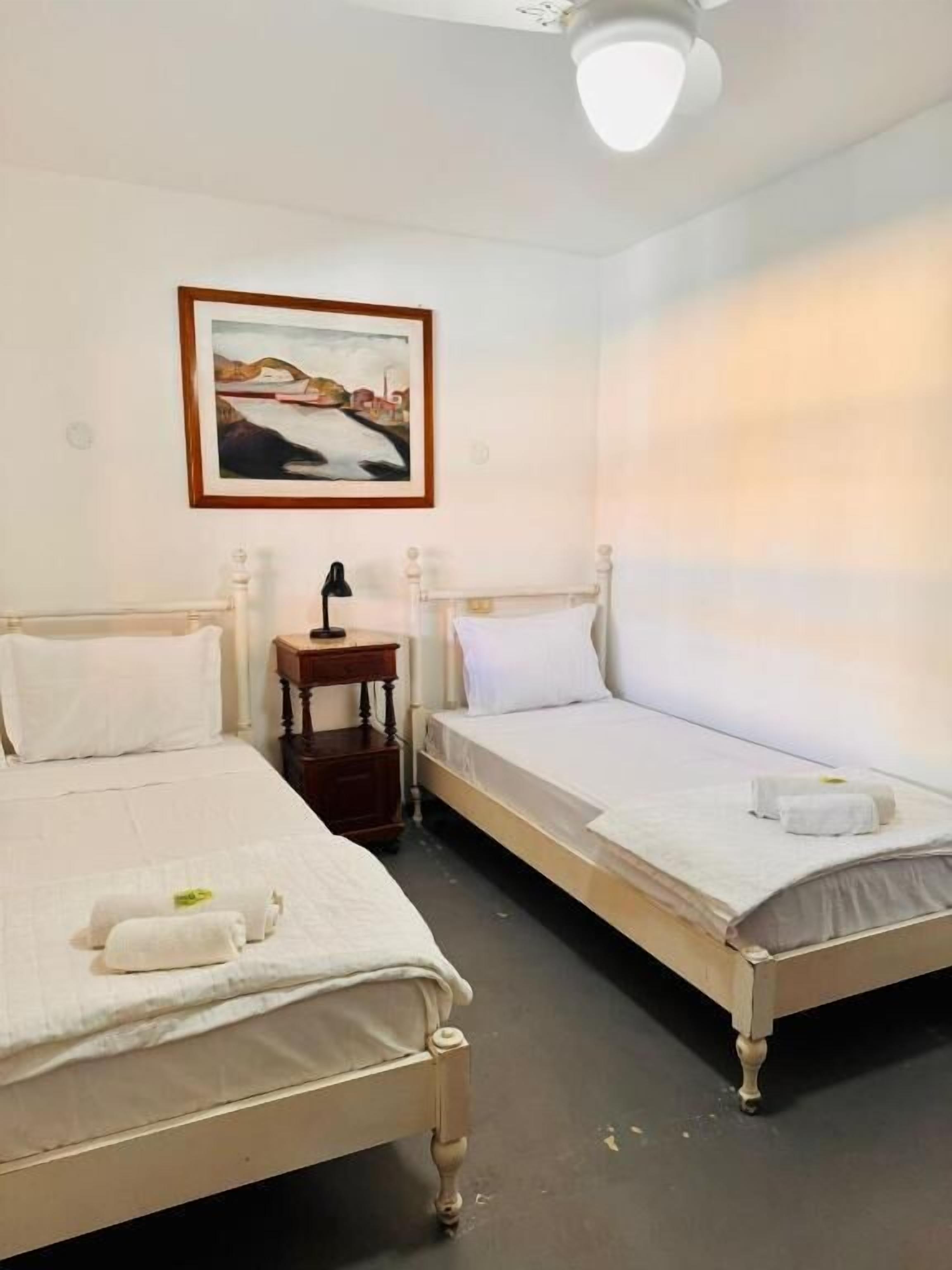 Habitación con 1 cama doble o 2 individuales | Wifi gratis