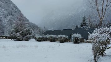 Classic House, Garden View | Property grounds