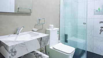 Standard Double Room, Balcony, Sea View | Bathroom