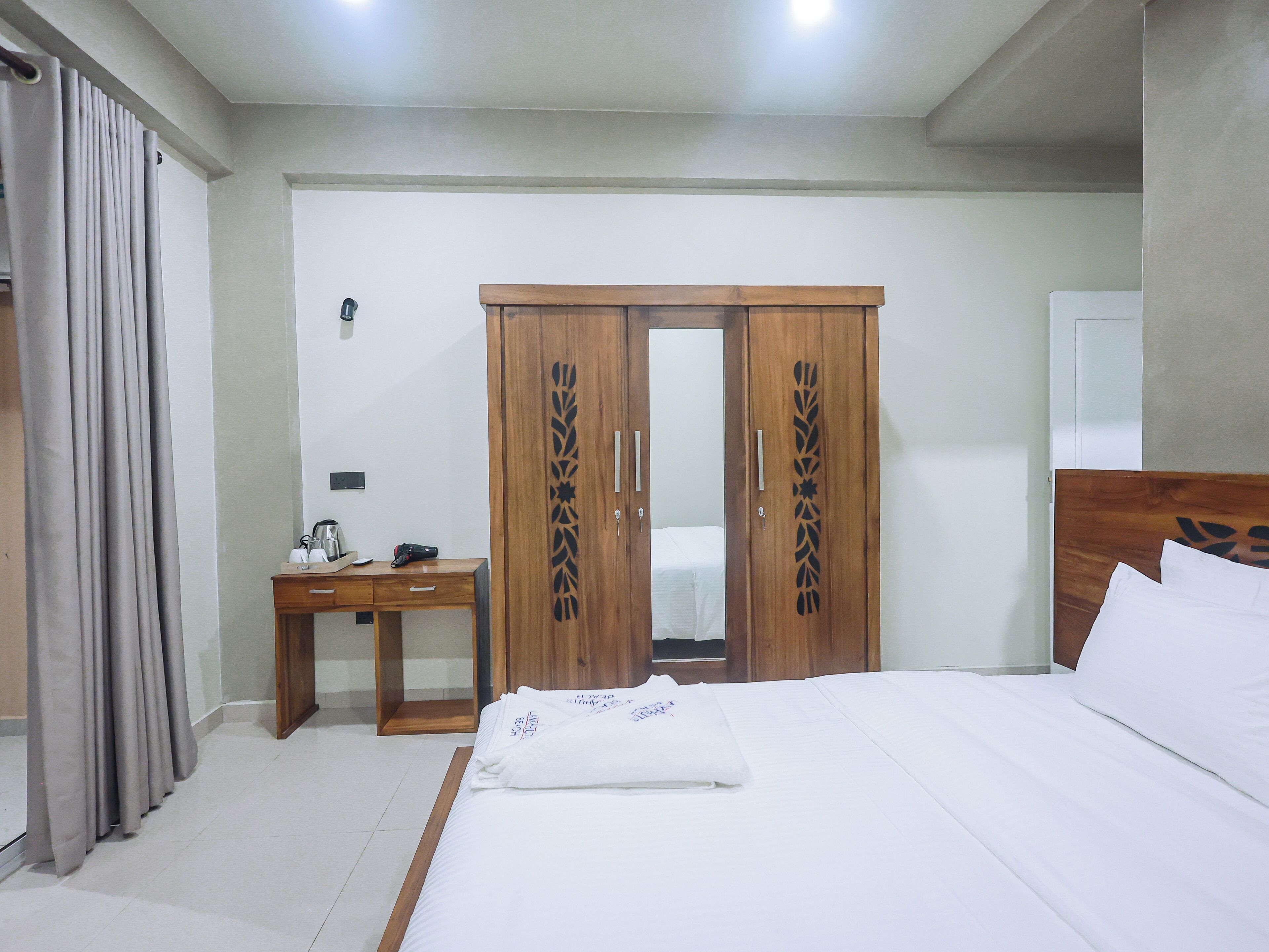 Standard Double Room, Balcony, Sea View | Peti besi dalam bilik, Wi-fi percuma 