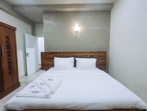 Standard Double Room, Balcony, Sea View | In-room safe, free WiFi - Lankahuts (Negombo)