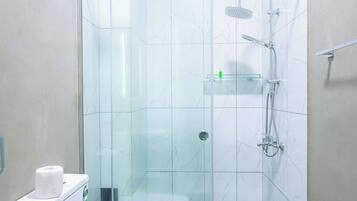 Standard Double Room, Balcony, Sea View | Bilik Mandi