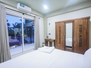 Standard Double Room, Balcony, Sea View | In-room safe, free WiFi - Lankahuts (Negombo)