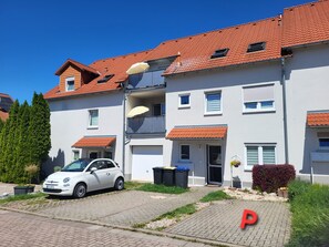 Exterior - SUNNY HOLIDAY APARTMENT, 2sqm, terrace, parking space, pets allowed (Erfurt)