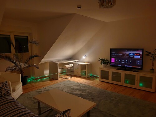 SONNIGE FERIENWOHNUNG, 2ZKB, Terrasse, Stellplatz, Haustiere erlaubt