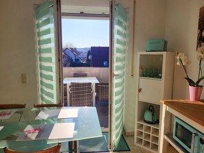 Dining - SUNNY HOLIDAY APARTMENT, 2sqm, terrace, parking space, pets allowed (Erfurt)