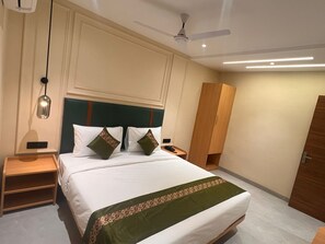 Habitación superior, vistas a la ciudad | Wifi gratis