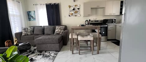 Rumah, 2 kamar tidur | Area keluarga