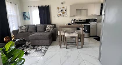 Charming 2 Bedroom Home in Phoenix Park Village