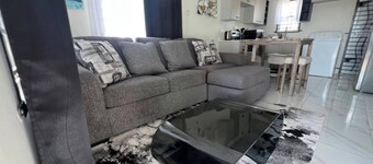 鳳凰公園村迷人兩臥室住宅  