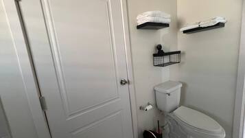 House, 2 Bedrooms | Bathroom