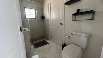 House, 2 Bedrooms | Bathroom