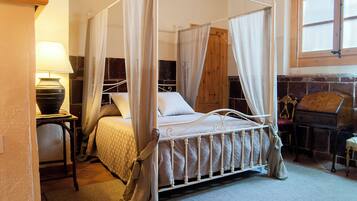 Internet, bed sheets