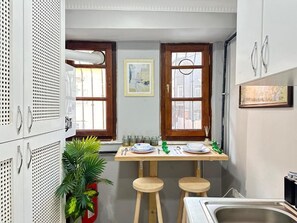 Dining - PeraHomes (İstanbul)