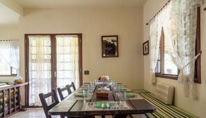 Dining - Casa com Piscina e Acesso a Praia em Cabo Frio (Cabo Frio)