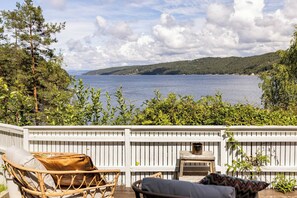 Cabin, 3 Bedrooms, Balcony, Garden View | Terrace/patio - Cabin, 30 m to the Sea, 25 min Oslo, 10 min Tusenfryd (Frogn)