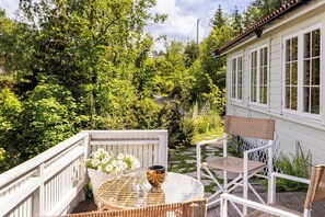 Cabin, 3 Bedrooms, Balcony, Garden View | Balcony - Cabin, 30 m to the Sea, 25 min Oslo, 10 min Tusenfryd (Frogn)