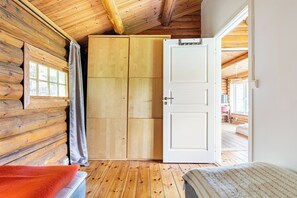 Cabin, 3 Bedrooms, Balcony, Garden View | 3 bedrooms - Cabin, 30 m to the Sea, 25 min Oslo, 10 min Tusenfryd (Frogn)