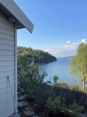 Cabin, 3 Bedrooms, Balcony, Garden View | Property grounds - Cabin, 30 m to the Sea, 25 min Oslo, 10 min Tusenfryd (Frogn)
