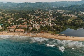 Beach - Vista Verde: Rooftop pool, pets, and near beach (San Pancho)