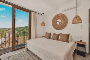 2 bedrooms, iron/ironing board, WiFi, bed sheets - Vista Verde: Rooftop pool, pets, and near beach (San Pancho)