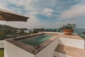 Terrace/patio - Bright, modern retreat in La Esquina, San Pancho (San Pancho)