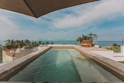Bright, modern retreat in La Esquina, San Pancho
