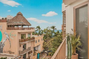 Property grounds - Bright, modern retreat in La Esquina, San Pancho (San Pancho)
