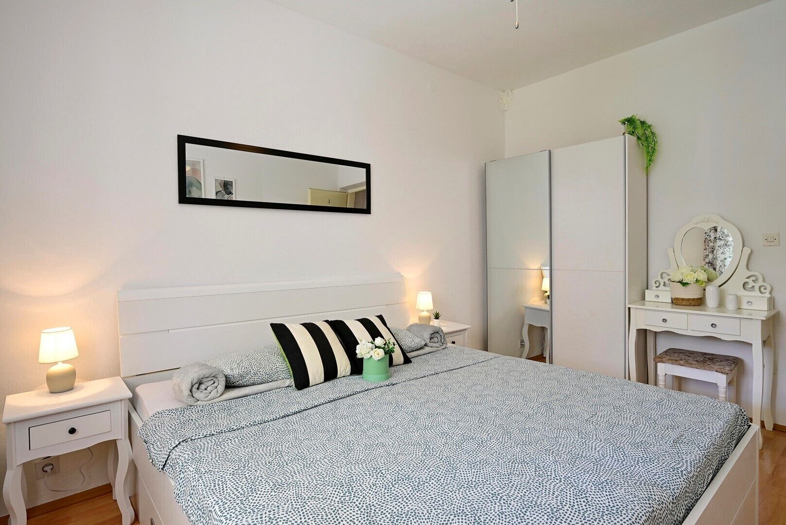 Iron/ironing board, WiFi, bed sheets