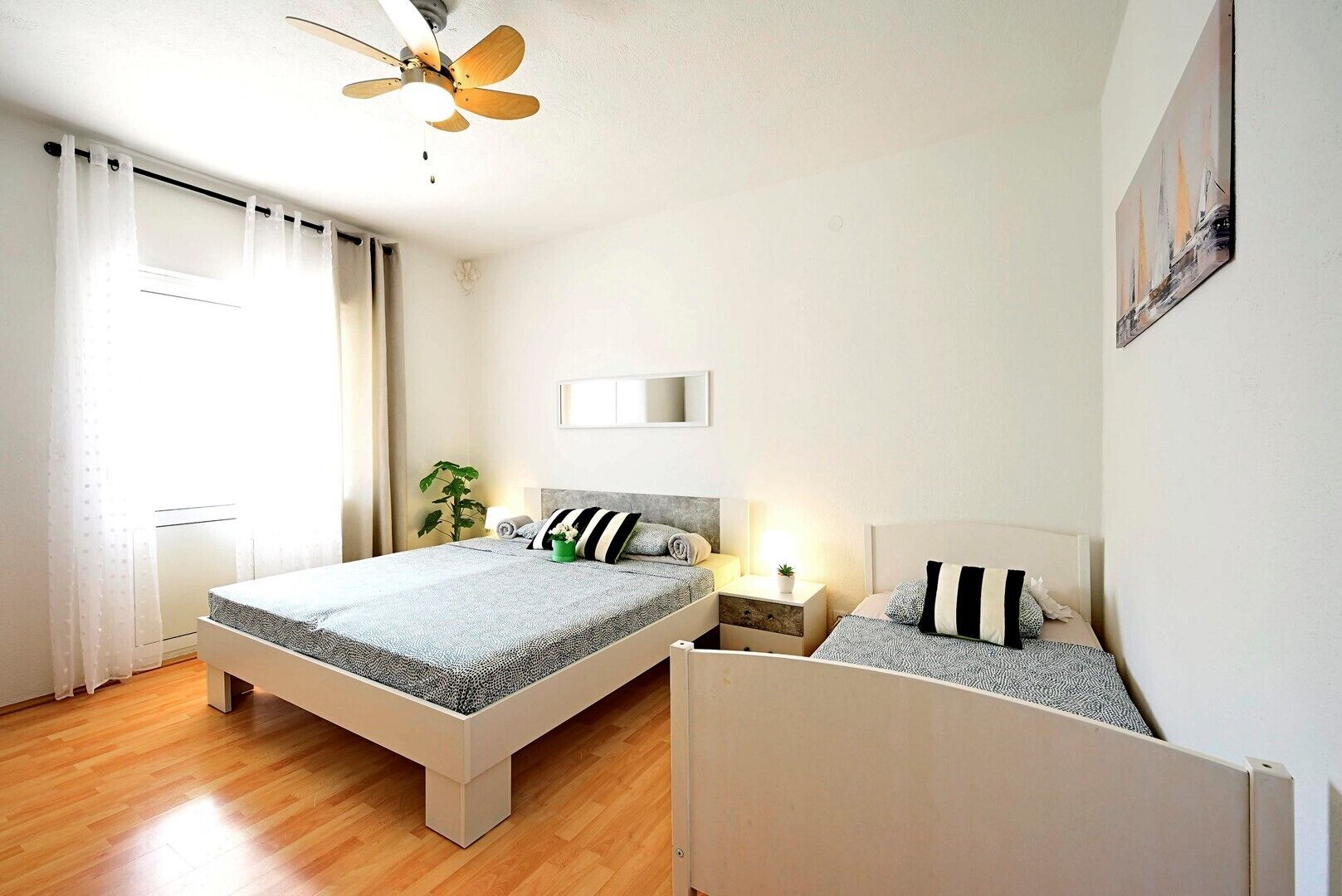 3 bedrooms, iron/ironing board, WiFi, bed sheets