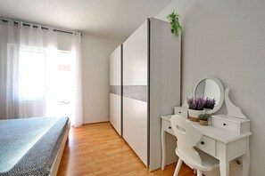 3 bedrooms, iron/ironing board, WiFi, bed sheets - 3-Bedroom Holiday Apartment Senka #4 (Orebic)