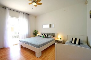 3 bedrooms, iron/ironing board, WiFi, bed sheets - 3-Bedroom Holiday Apartment Senka #4 (Orebic)