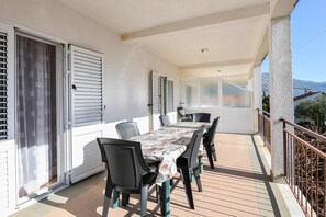 Outdoor dining - 3-Bedroom Holiday Apartment Senka #4 (Orebic)