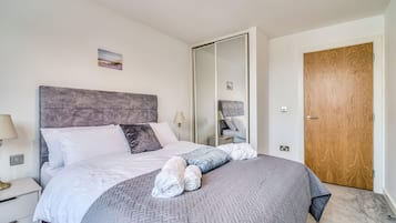 2 bedrooms, individually decorated, individually furnished, free WiFi