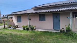 Exterior - Pink House Beach and Relaxation (Balneário Arroio do Silva)
