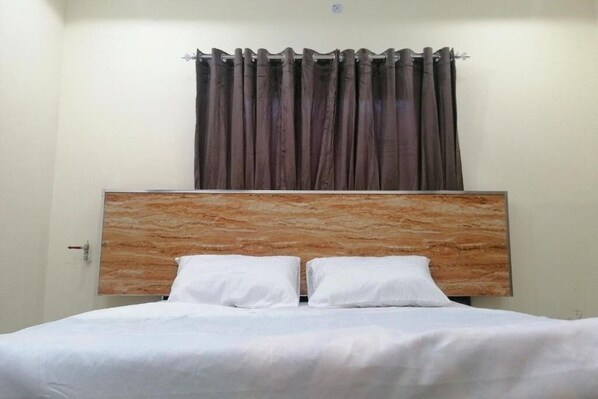 1 chambre, fer et planche à repasser, Wi-Fi, draps fournis