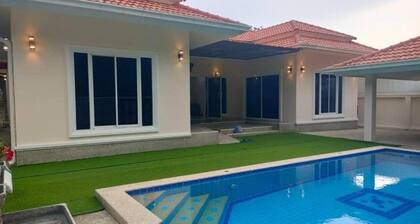 The Natphop Pool Villa Meeting Pool Villa