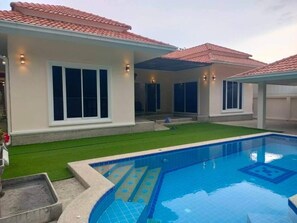 Unclassified image, 3 of 35, button - The Natphop Pool Villa Meeting Pool Villa (Cha-am)