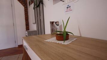 Tomannsrom, balkong | Blendingsgardiner, lydisolert, strykejern/-brett og wi-fi (inkludert)