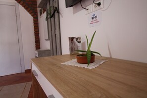 Twin Room, Balcony | Langsir/tirai gelap terus, kalis bunyi, seterika/papan seterika 