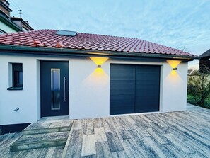 Exterior detail - The Art Gallery House! Close to TPK, KIT, DFS and EnBW (Karlsruhe)