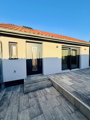 Exterior detail - The Art Gallery House! Close to TPK, KIT, DFS and EnBW (Karlsruhe)