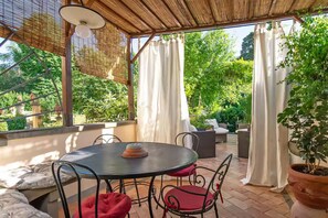 Outdoor dining - Apt The Garden of Malavolta (Firenze)