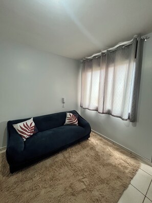 Living area - Comfortable apartment, well located and with great value for money in Rio Verde. (Rio Verde)