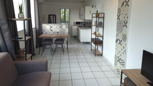 Living area - Studio de provence au coeur du Lubéron 33m2 pets welcome. (Cavaillon)