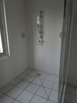 Towels, soap, toilet paper - Studio de provence au coeur du Lubéron 33m2 pets welcome. (Cavaillon)