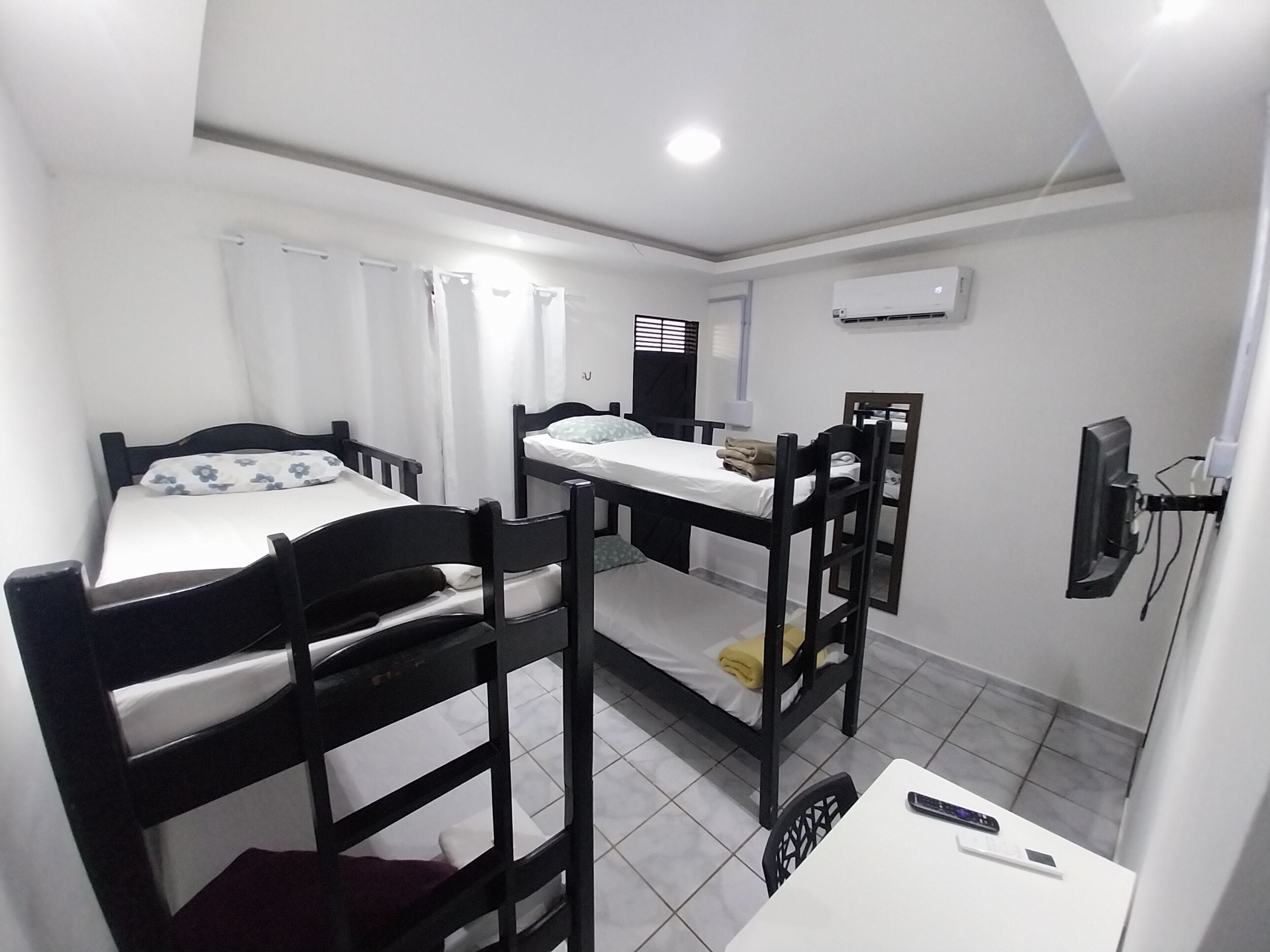 Chambre quadruple exécutive | Accès au Wi-Fi (inclus), literie fournie