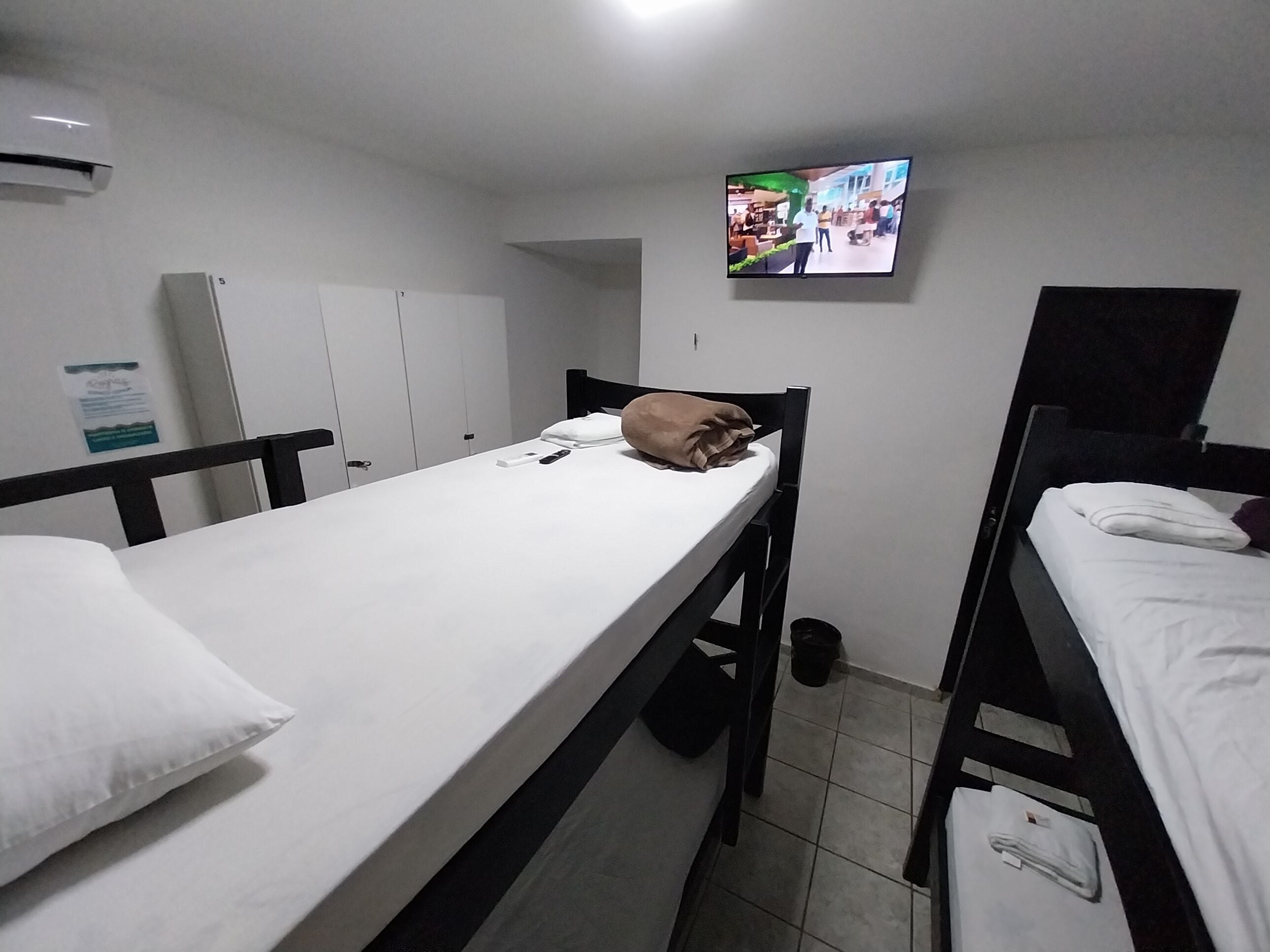 Free WiFi, bed sheets