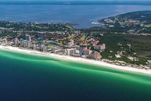 Beach nearby - Tennis Village 37 - Fully Remodeled - Close to the Beach! (Miramar Beach)